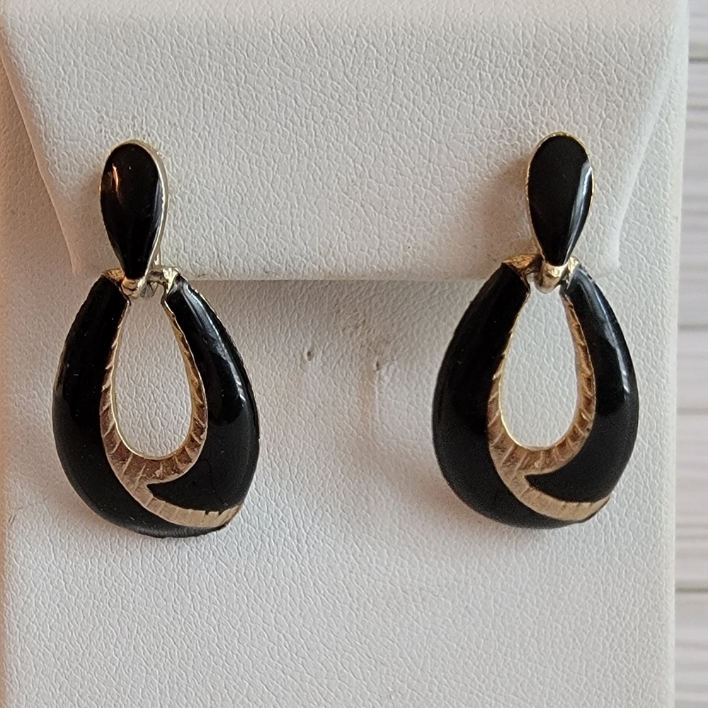 Vintage Black Enamel Gold Tone Teardrop Dangle Pierced Earrings Made USA